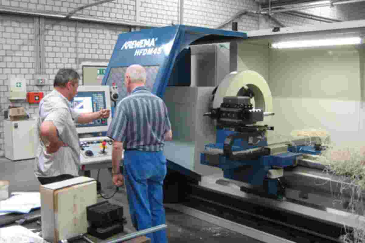 Drehen, Fräsen, Bohren - Zerspanung, Kunststoffbearbeitung