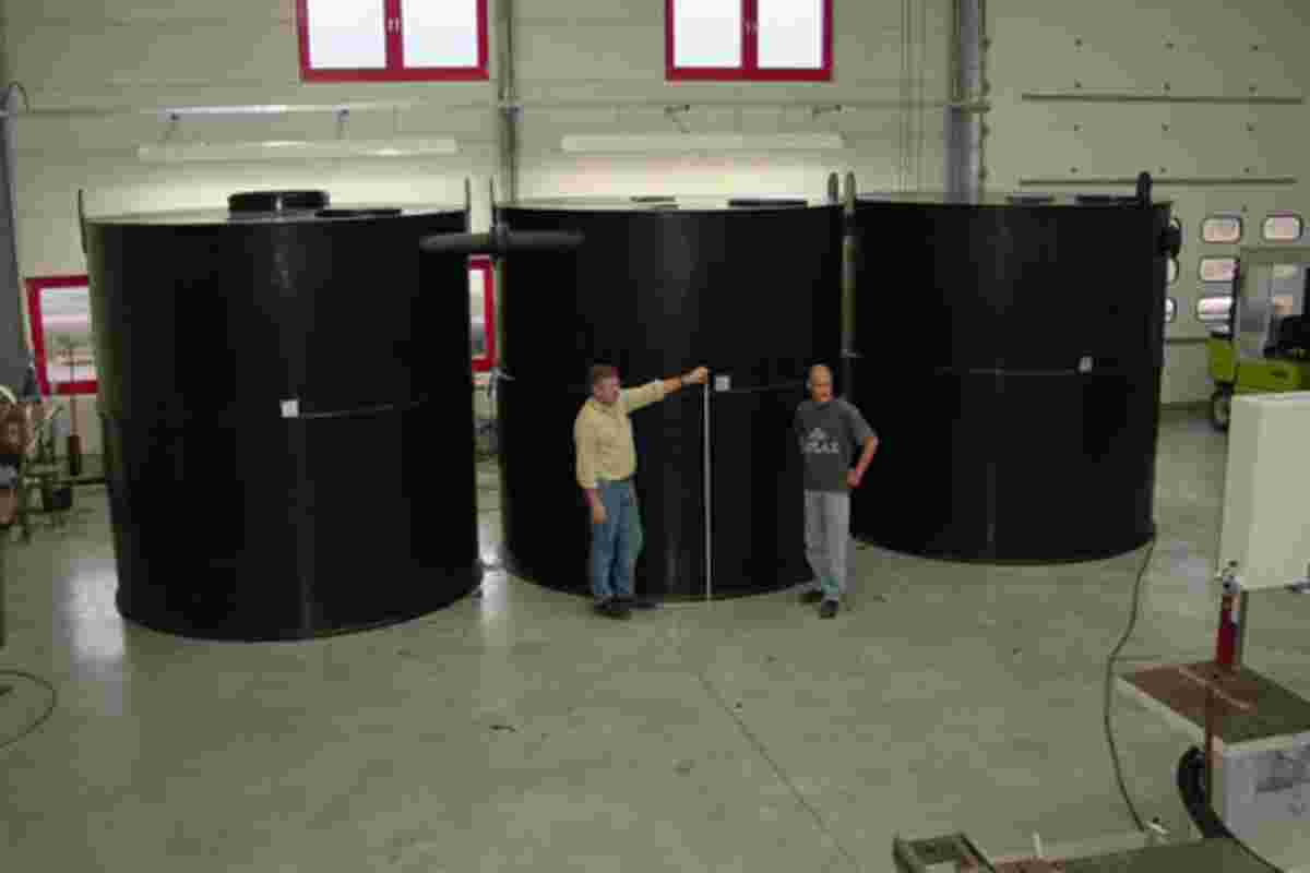 Prozesstechnik Flüssigkeiten, Säuretanks, Lagertank Kunststoff, industrielle Anwendungen
